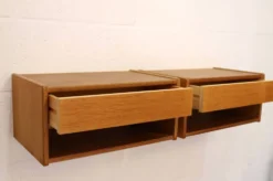 Paire de tables de nuit flottantes vintage en chêne design danois années 1970 scandinave