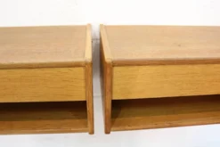 Paire de tables de nuit flottantes vintage en chêne design danois années 1970 scandinave