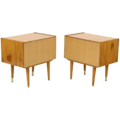 Paire de tables de nuit vintage rockabilly en bois clair