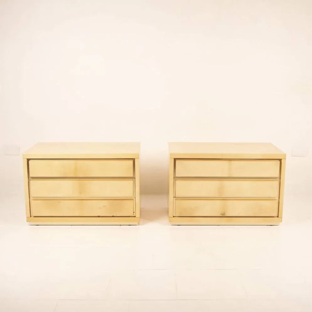 Paire de tables de nuit vintage en parchemin par Aldo Tura, années 1960.