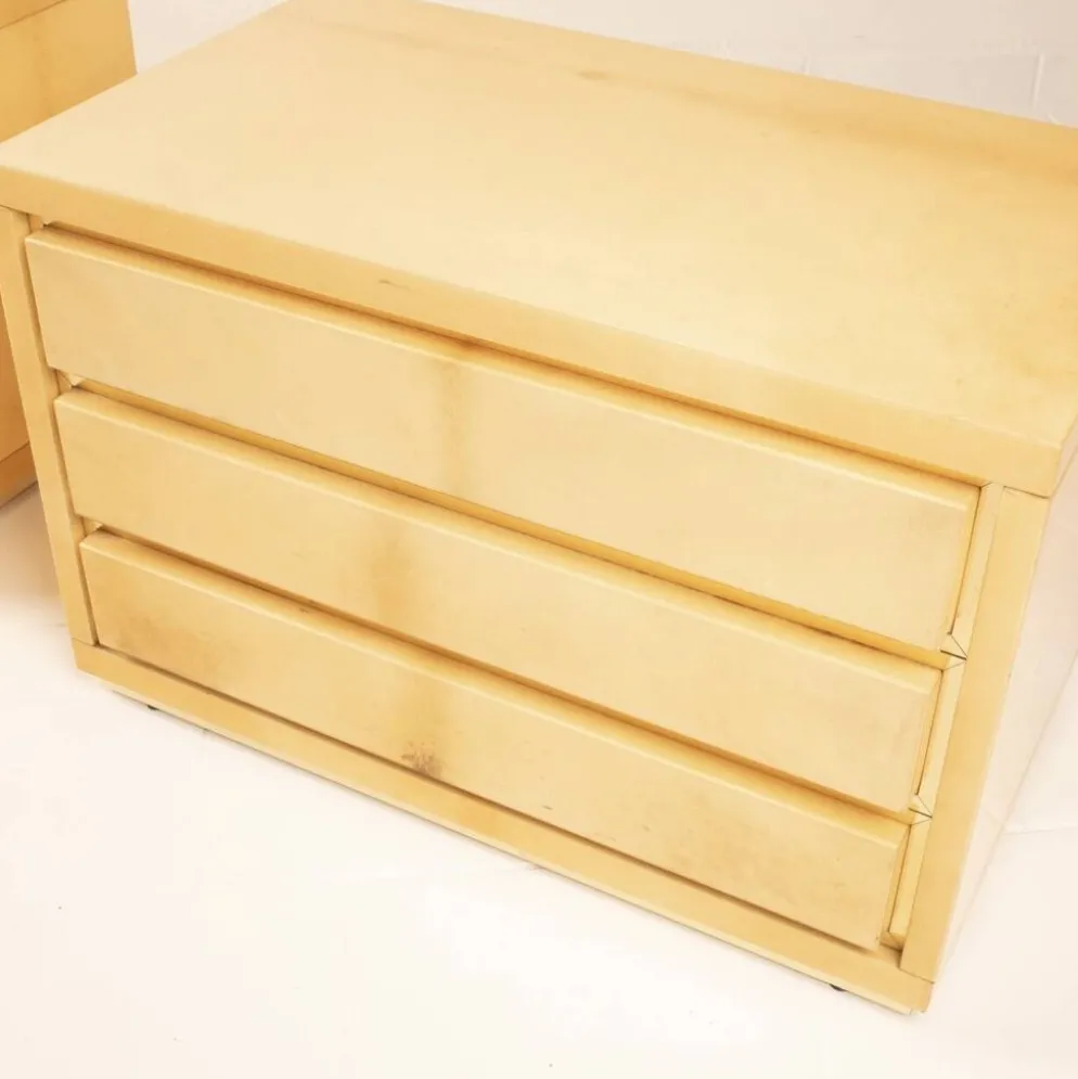 Paire de tables de nuit vintage en parchemin par Aldo Tura, années 1960.