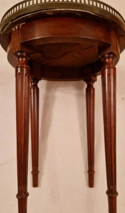 Paire de tables gigognes anciennes marbre et laiton – style Louis XVI