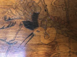 Paire de tables gigognes cloutées et 1930