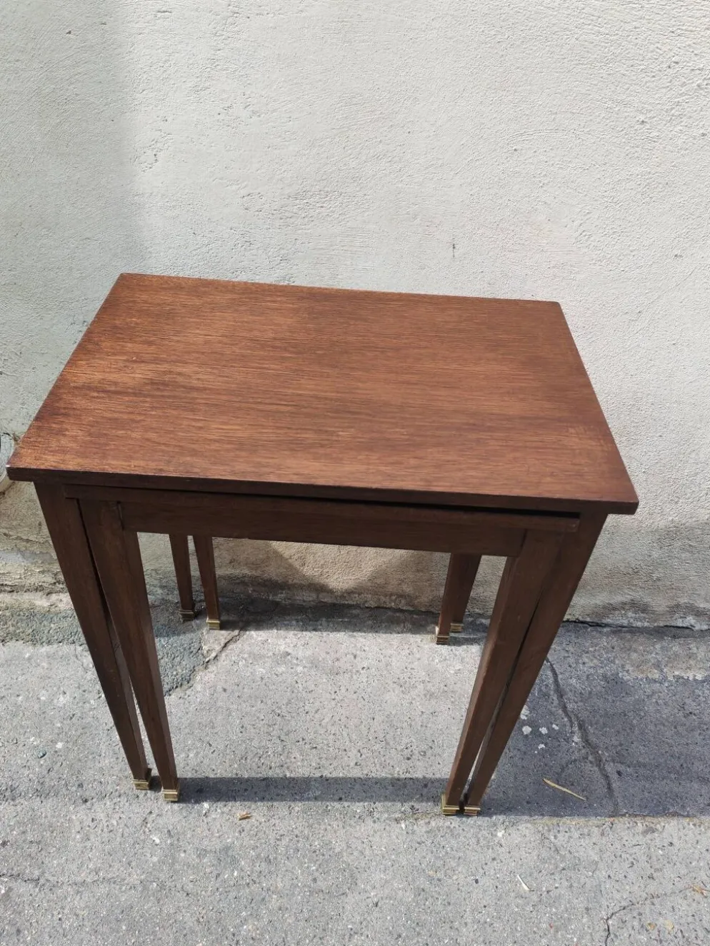 Paire de tables gigognes en bois