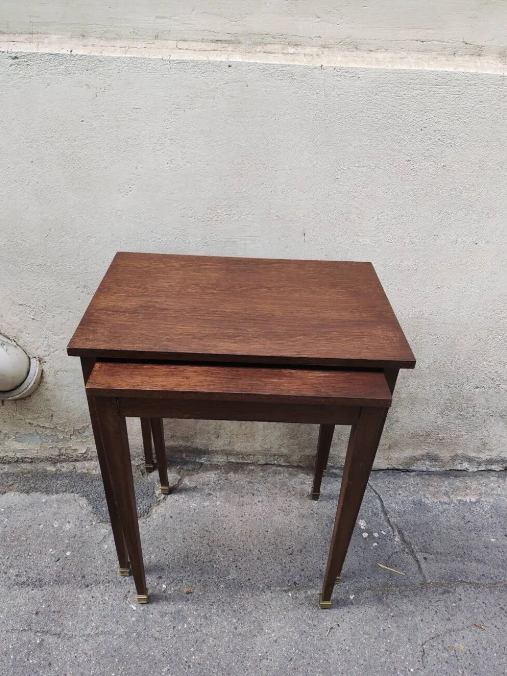 Paire de tables gigognes en bois