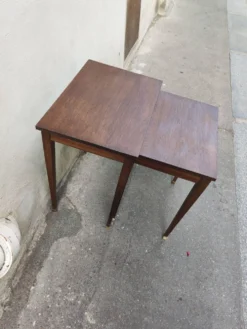 Paire de tables gigognes en bois