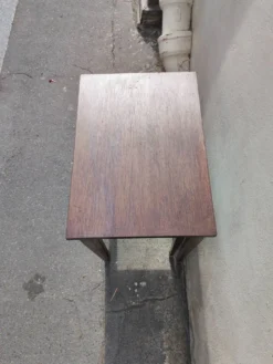 Paire de tables gigognes en bois
