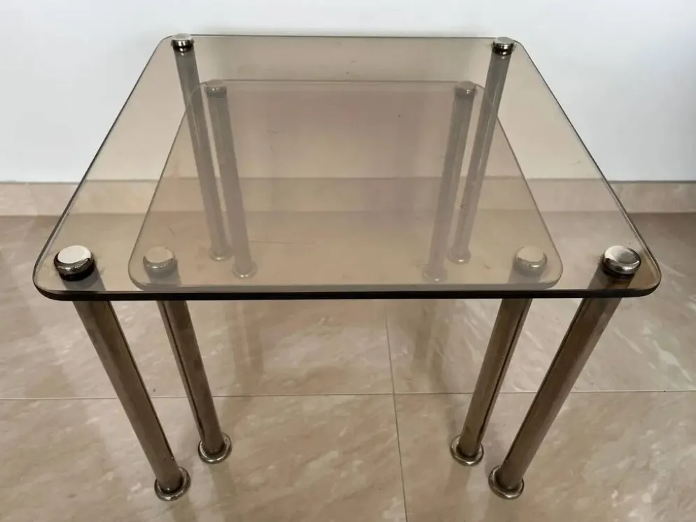 Paire de 2 tables gigognes massives en chrome et verre fumé / vers les années 1980.