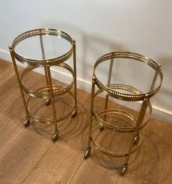 Paire de tables roulantes Art déco rondes à plateaux amovibles, Maison Jansen