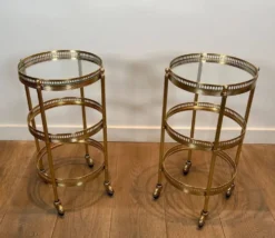 Paire de tables roulantes Art déco rondes à plateaux amovibles, Maison Jansen