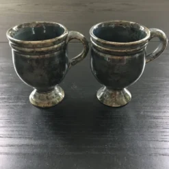 Paire de tasses bleu nuit