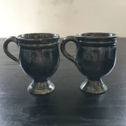 Paire de tasses bleu nuit