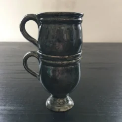 Paire de tasses bleu nuit