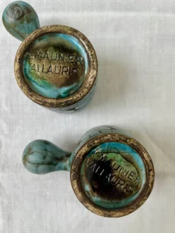 Paire de tasses en céramique signée A. Maunier, Vallauris