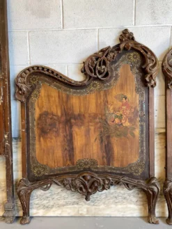 Paire de têtes de lit Art Nouveau en fonte, Italie vers 1900