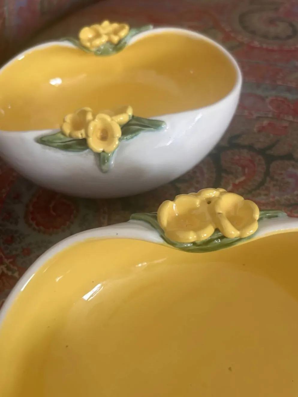 Paire de vide-poches Kéramos Sèvres en céramique jaune à fleurs – années 50 – superbe et décoratif