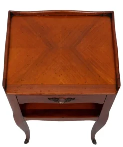 Paire élégante de tables de nuit antiques, en palissandre et noyer, France, années 1950.