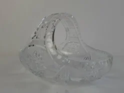Panier en cristal taillé tchécoslovaque du milieu du XXe siècle