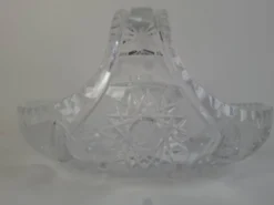 Panier en cristal taillé tchécoslovaque du milieu du XXe siècle