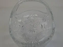Panier en cristal taillé tchécoslovaque du milieu du XXe siècle