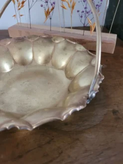 Panier festonné en laiton cuivré