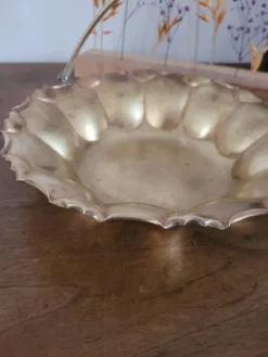 Panier festonné en laiton cuivré