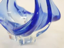 Panier ou bol en verre bleu de Murano, Italie, années 1960.