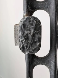 Panneau de porte brutaliste en aluminium moulé, années 1960