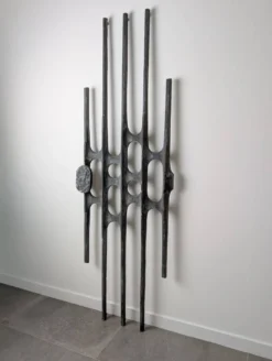 Panneau de porte brutaliste en aluminium moulé, années 1960