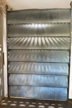 Panneau en aluminium gauffré Jean Prouvé Onde