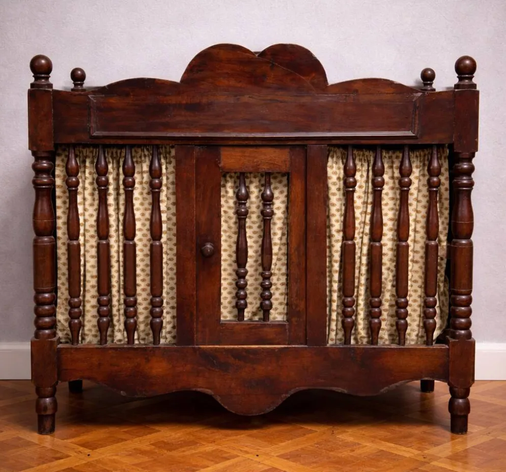 Pannetiére / meuble d’appoint a suspendre / noyer / XVIIIeme