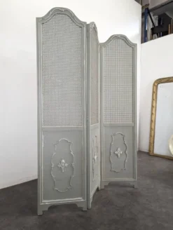 Paravent à cannage réchampi de style Louis XVI