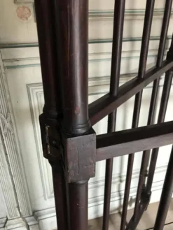 Paravent, clostra, grille en bois tourné