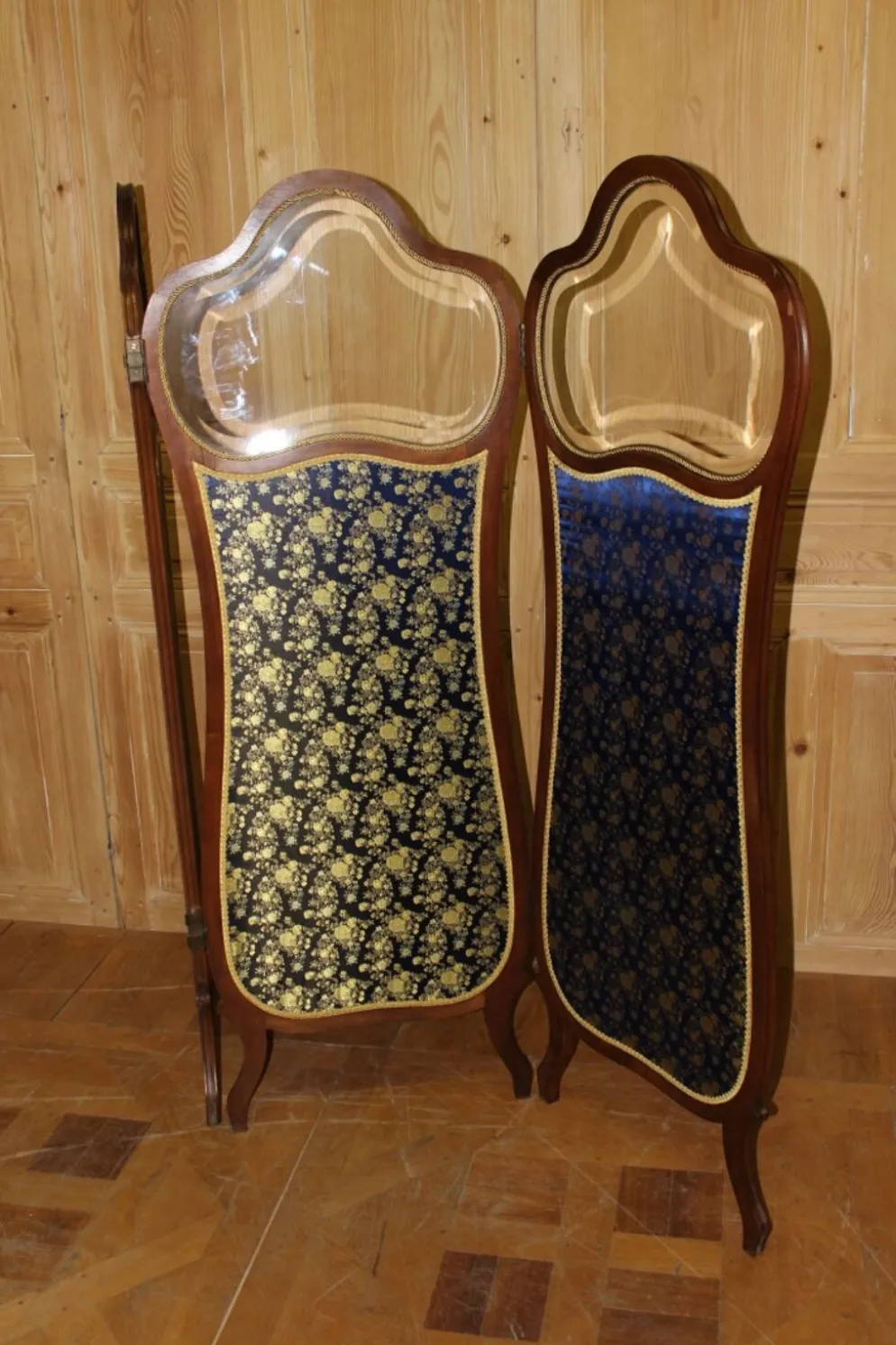Paravent de style Louis XV en noyer