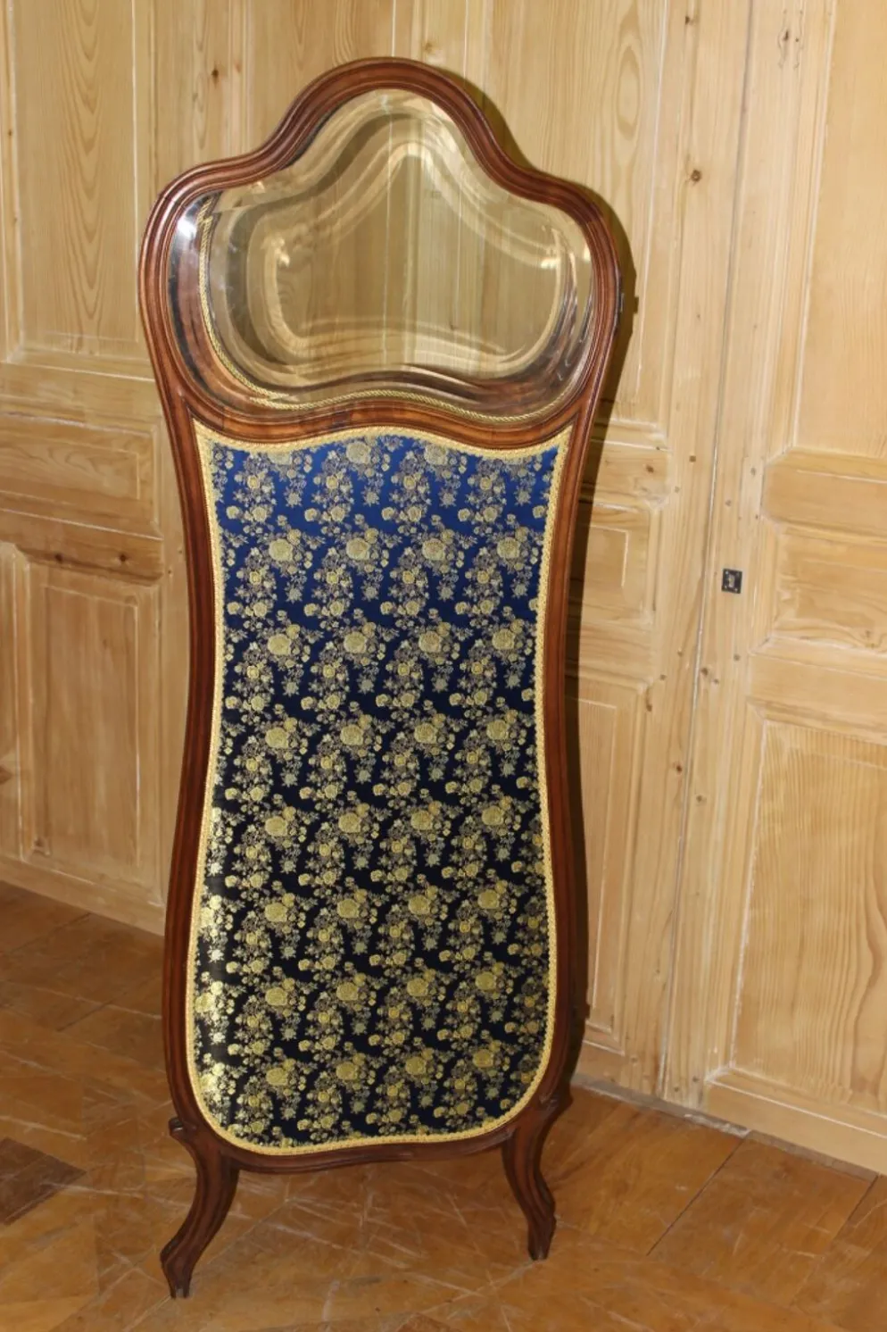 Paravent de style Louis XV en noyer