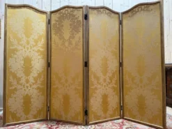 Paravent de style Louis XVI en soierie jaune et stuc doré