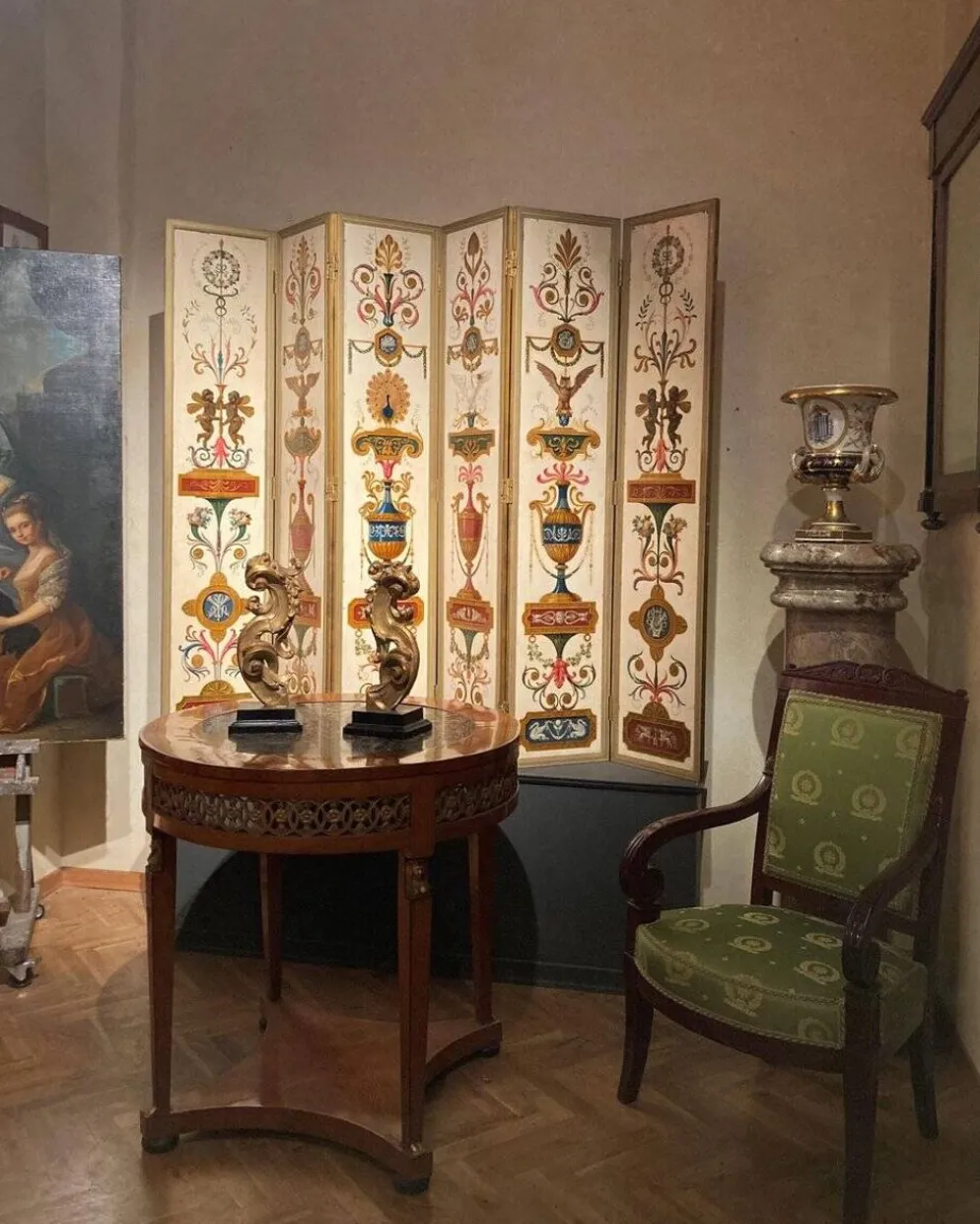 Paravent en bois peint à six panneaux italien du XIXe siècle dans un cadre en bronze doré.