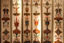 Paravent en bois peint à six panneaux italien du XIXe siècle dans un cadre en bronze doré.