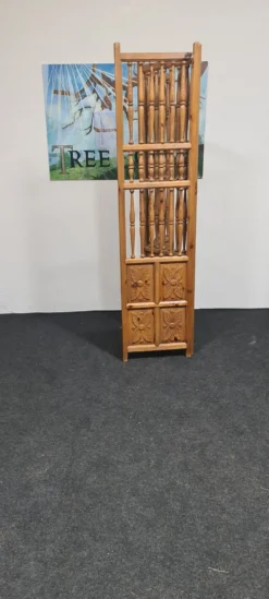 Paravent en bois sculpté vintage