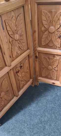 Paravent en bois sculpté vintage