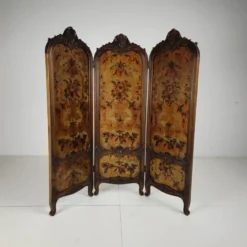 Paravent en cuir doré avec riche sculpture, vers 1860