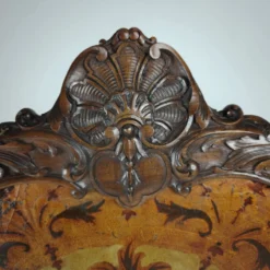 Paravent en cuir doré avec riche sculpture, vers 1860