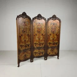 Paravent en cuir doré avec riche sculpture, vers 1860