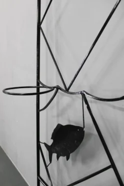 Paravent en métal noir de style mi-siècle avec jardinière, années 1970