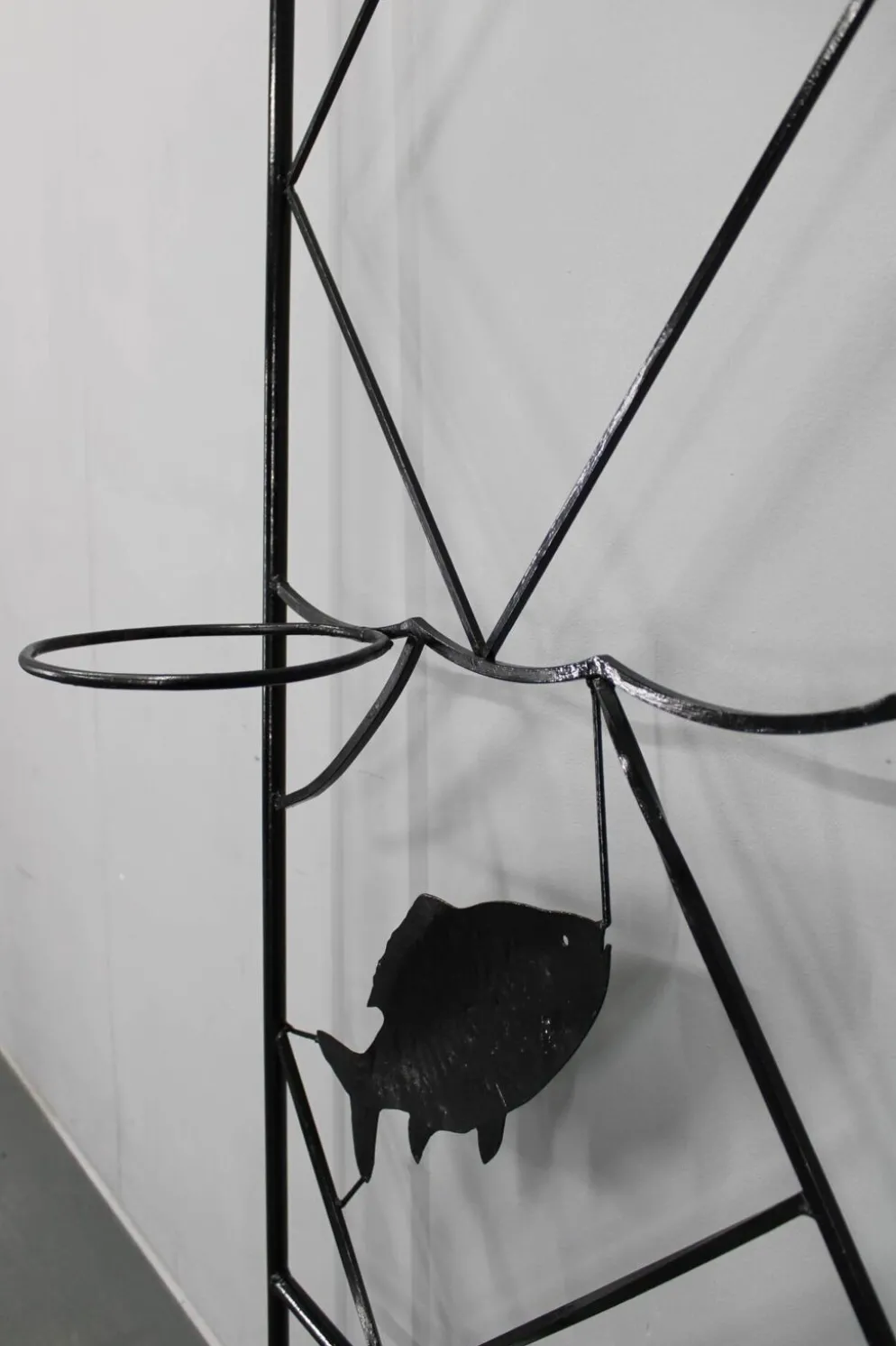 Paravent en métal noir de style mi-siècle avec jardinière, années 1970