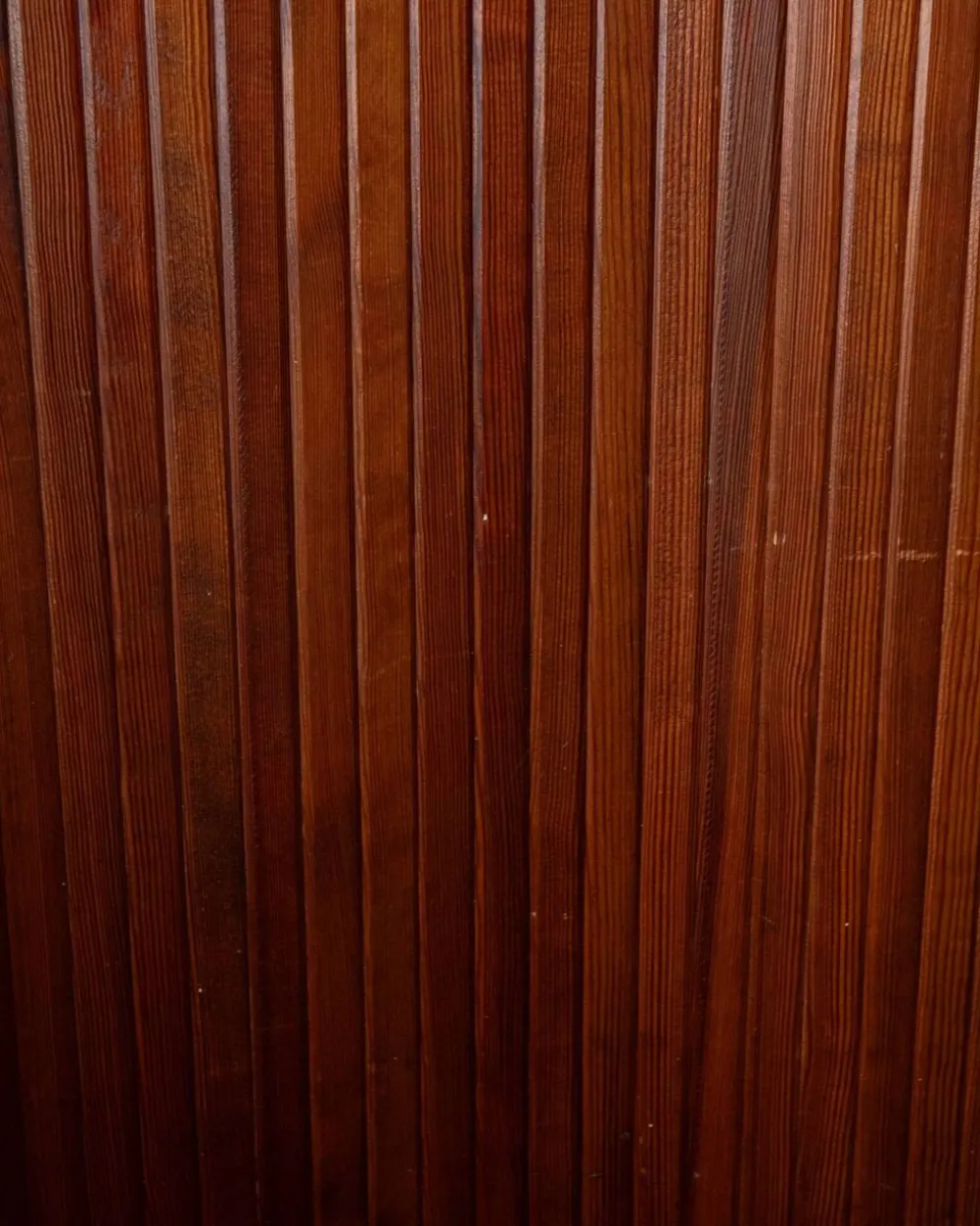 Paravent en pin patiné Art Déco par Jomain Baumann pour Baumann, France.