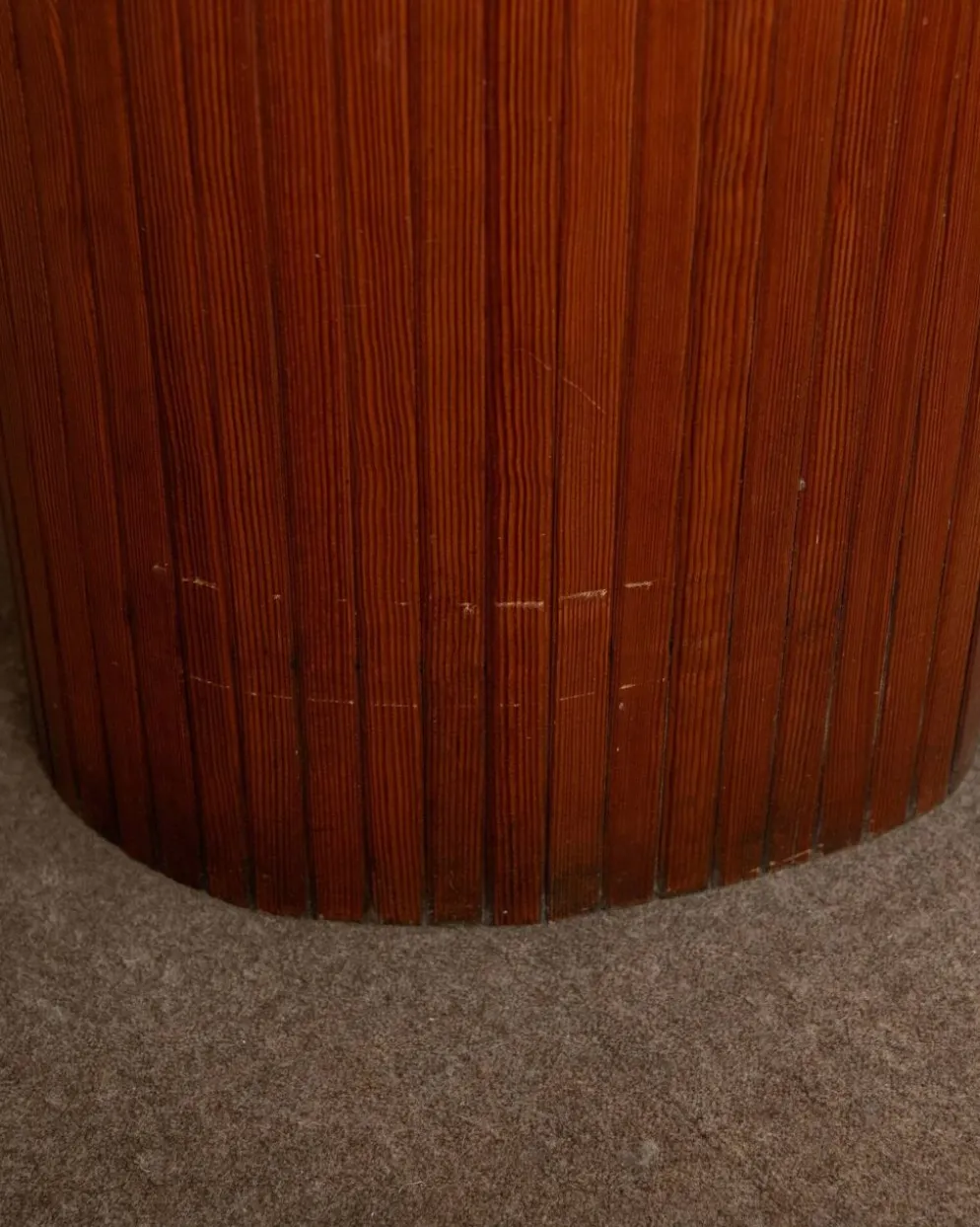 Paravent en pin patiné Art Déco par Jomain Baumann pour Baumann, France.