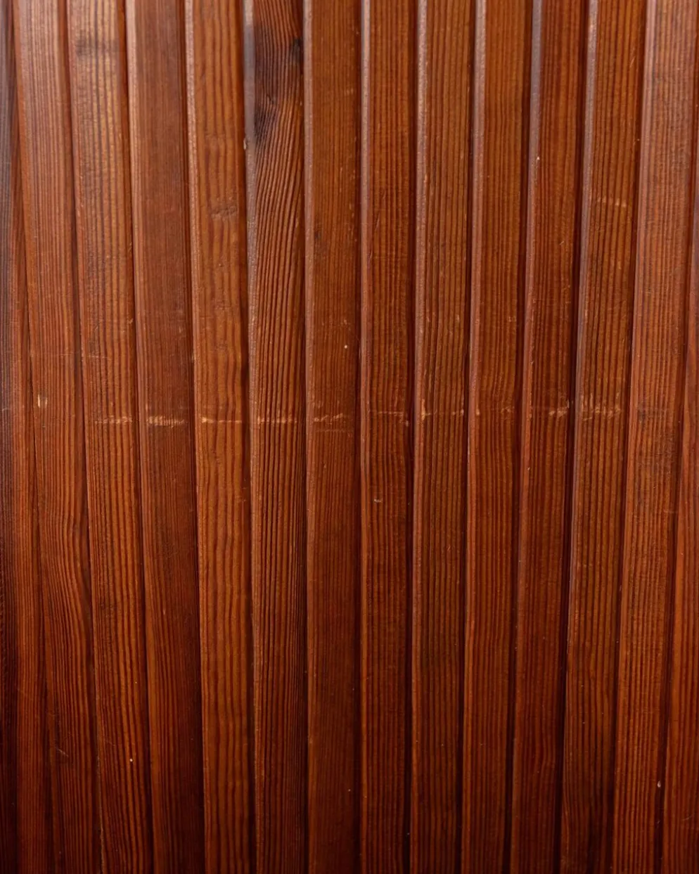 Paravent en pin patiné Art Déco par Jomain Baumann pour Baumann, France.