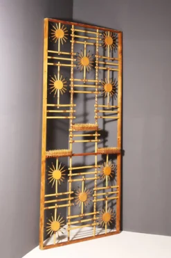 Paravent en rotin et bambou avec accents en soleil, Tchécoslovaquie, années 1960.