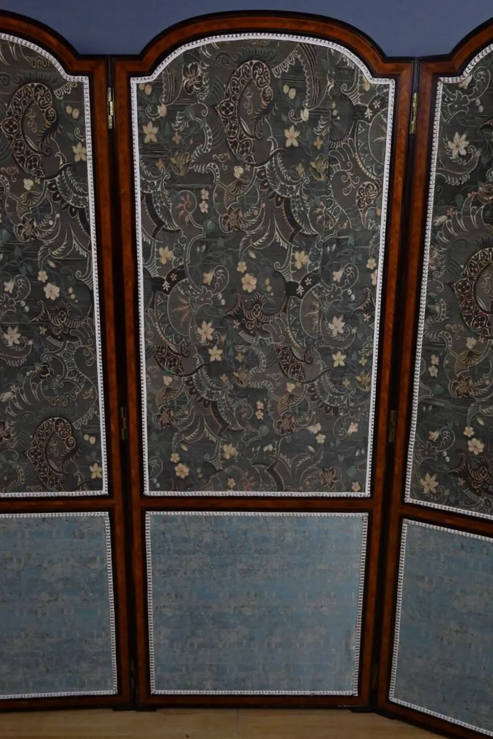 Paravent en tissu, acajou et bois de rose – 1900